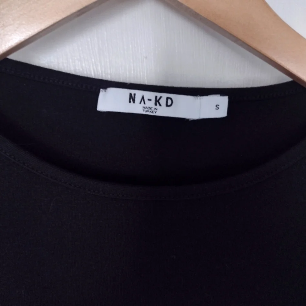 NA-KD Open Back Bodysuit - Picture 5 of 14